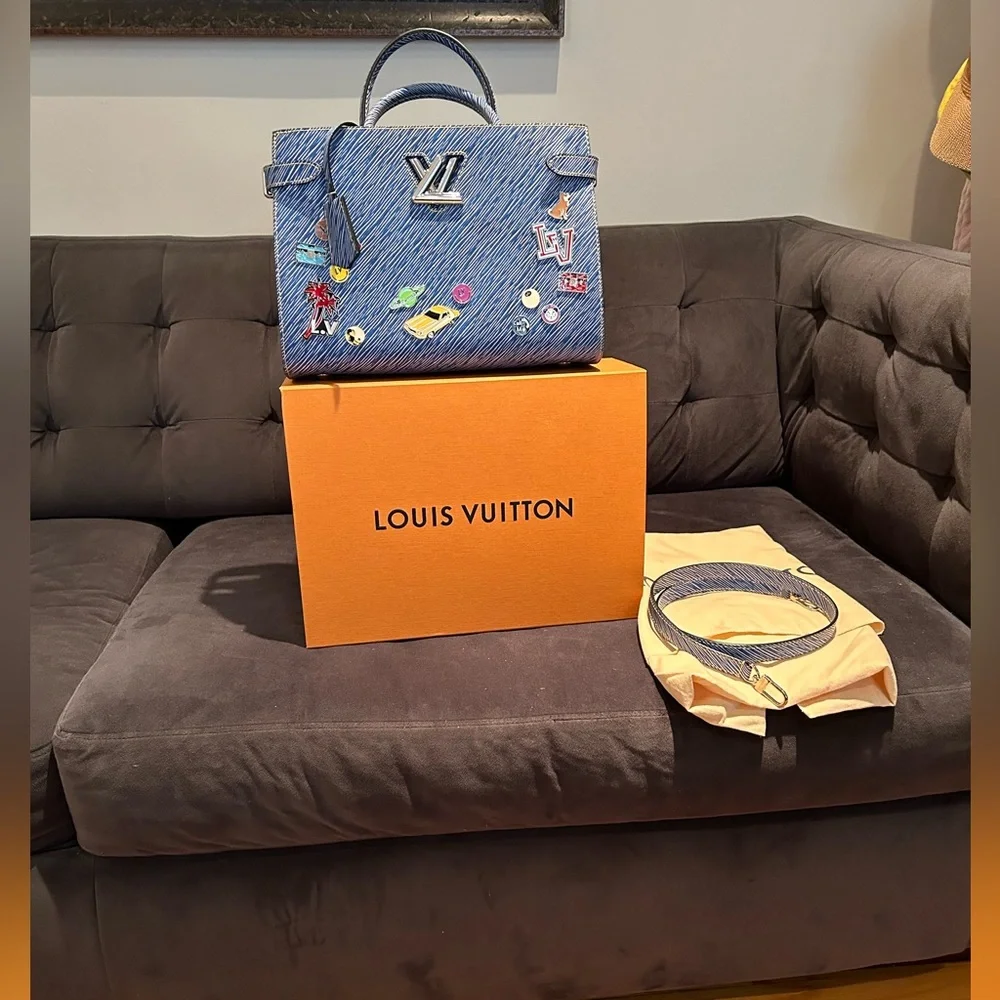 Louis Vuitton Blue Handbag with Colorful Accents - Picture 1 of 8